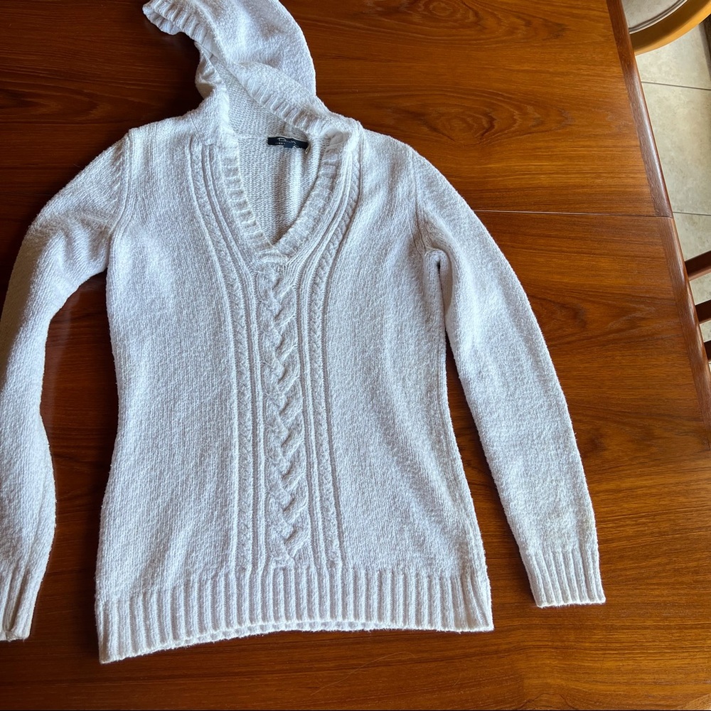 Tommy Bahama size large hoodie sweater cotton blend.